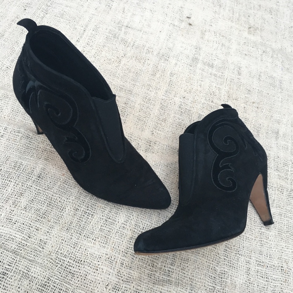 Vintage Via Spiga Black Suede Embroidered Booties